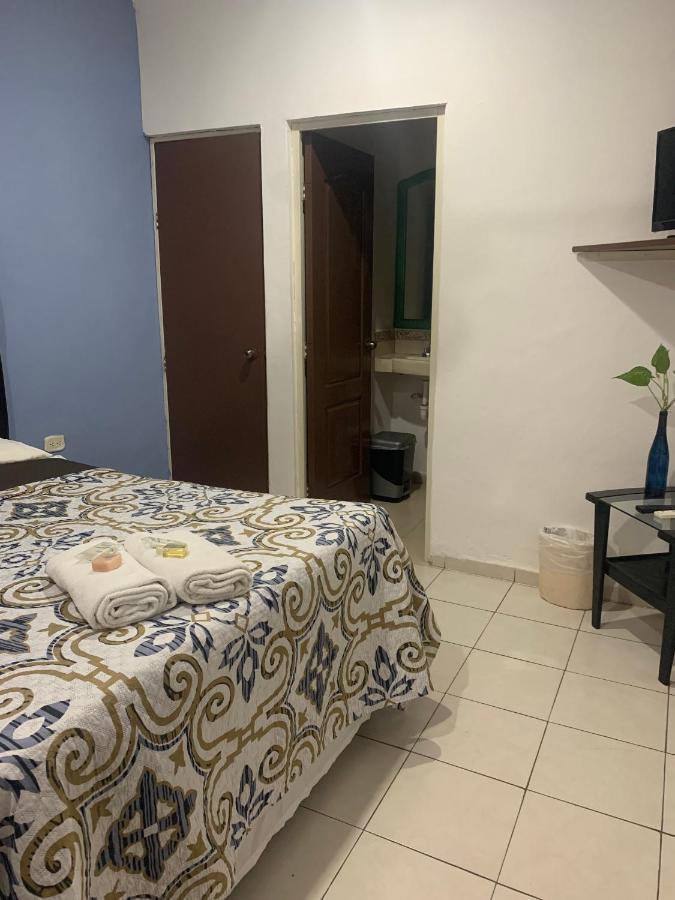 Casa Centro 70 Hotel Merida Bagian luar foto